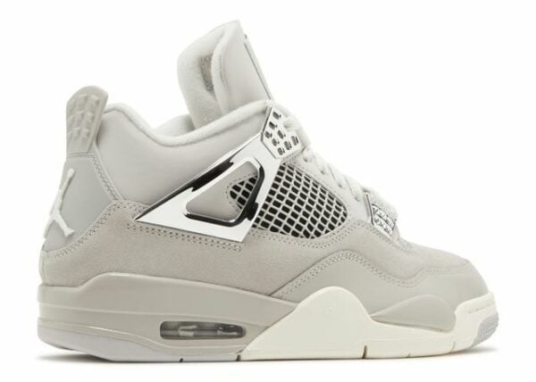 Nike Air Jordan 4 Retro ‘Frozen Moments’