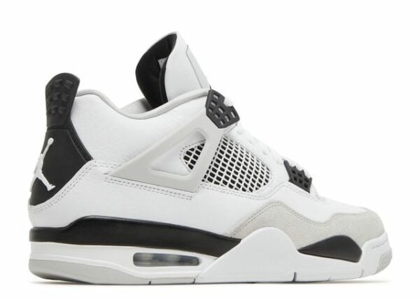 Nike Air Jordan 4 Retro ‘Military Black’