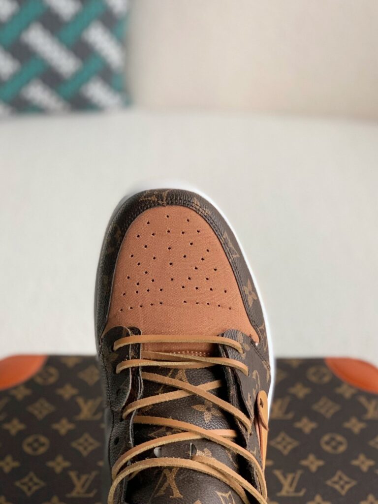 Air Jordan 1 x Louis Vuitton Sneaker High-tops