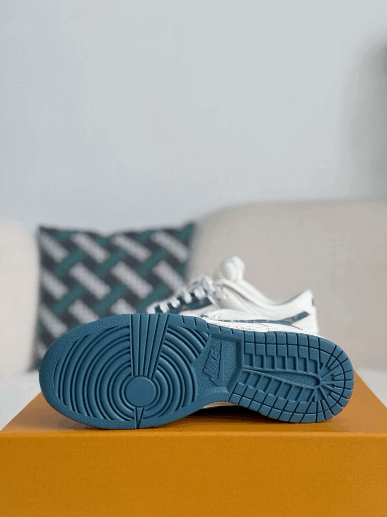 Nike Dunk Low Custom – Louis Vuitton Blue Monogram Denim Edition