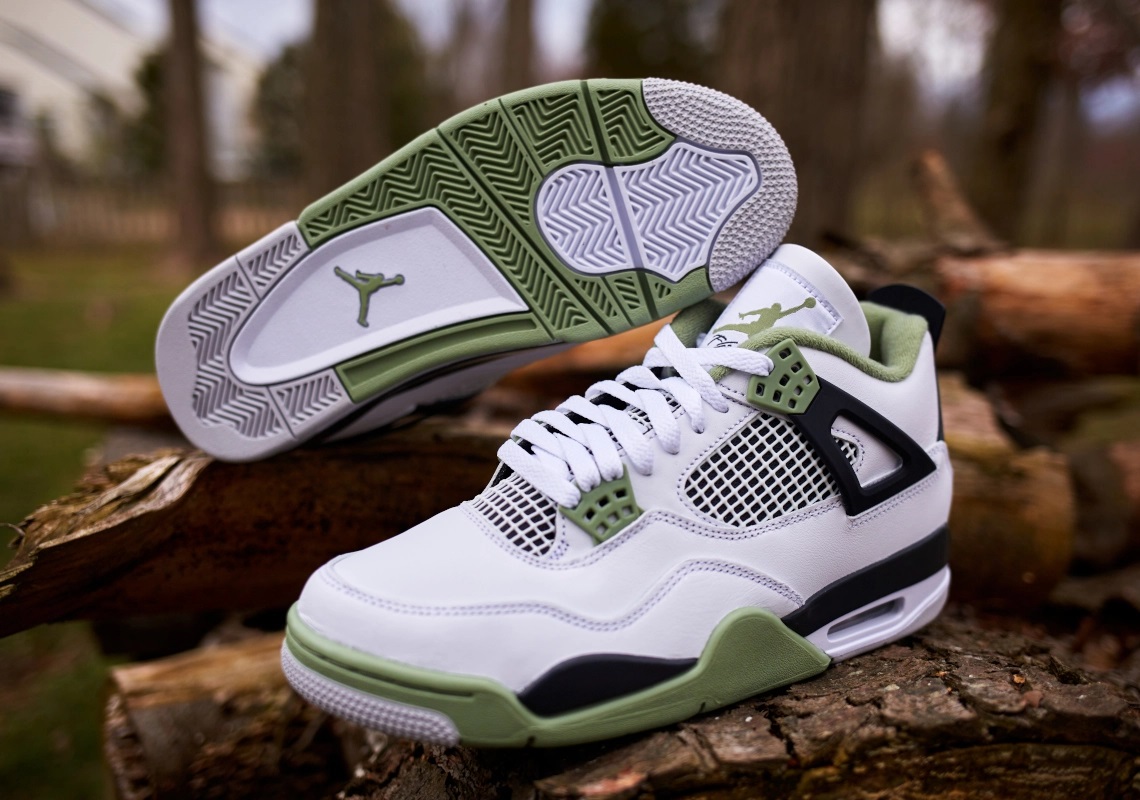 Nike Air Wmns Jordan 4 Retro 'Seafoam' - Image 6