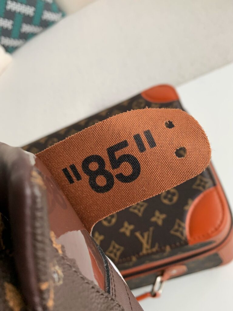 Nike Air Jordan 1 x LV Sneaker High-tops - Image 11