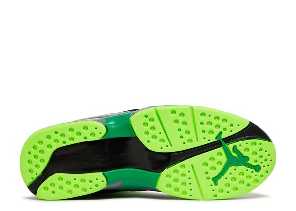 Nike Air Jordan 8 'University of Oregon - Gorge Green' PE - Image 4