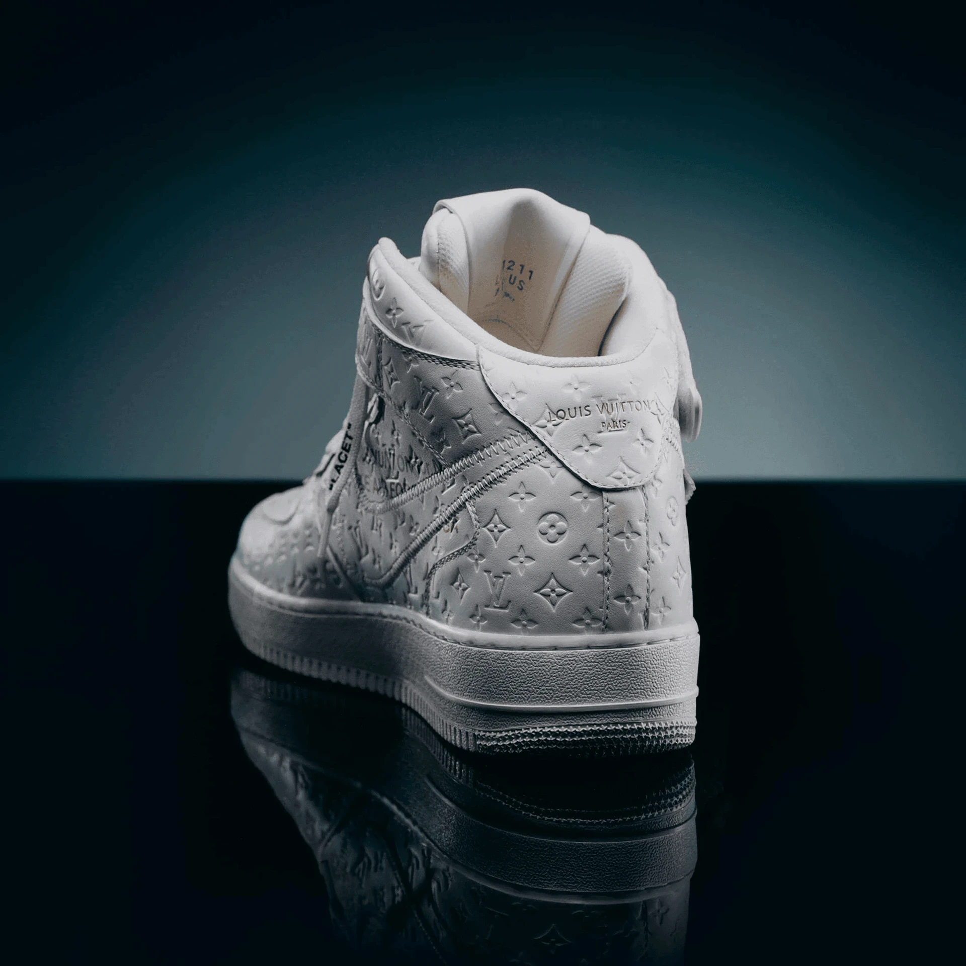 Louis Vuitton x Nike Air Force 1 Mid 'White' - Image 3